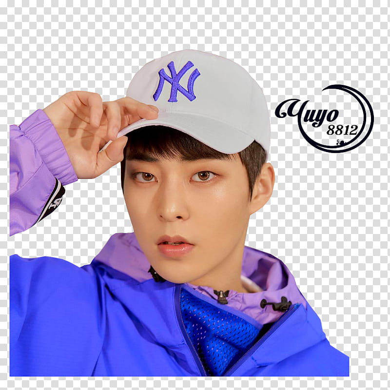 EXO MLB, EXO Xiumin holding his white New York Yankees cap transparent background PNG clipart