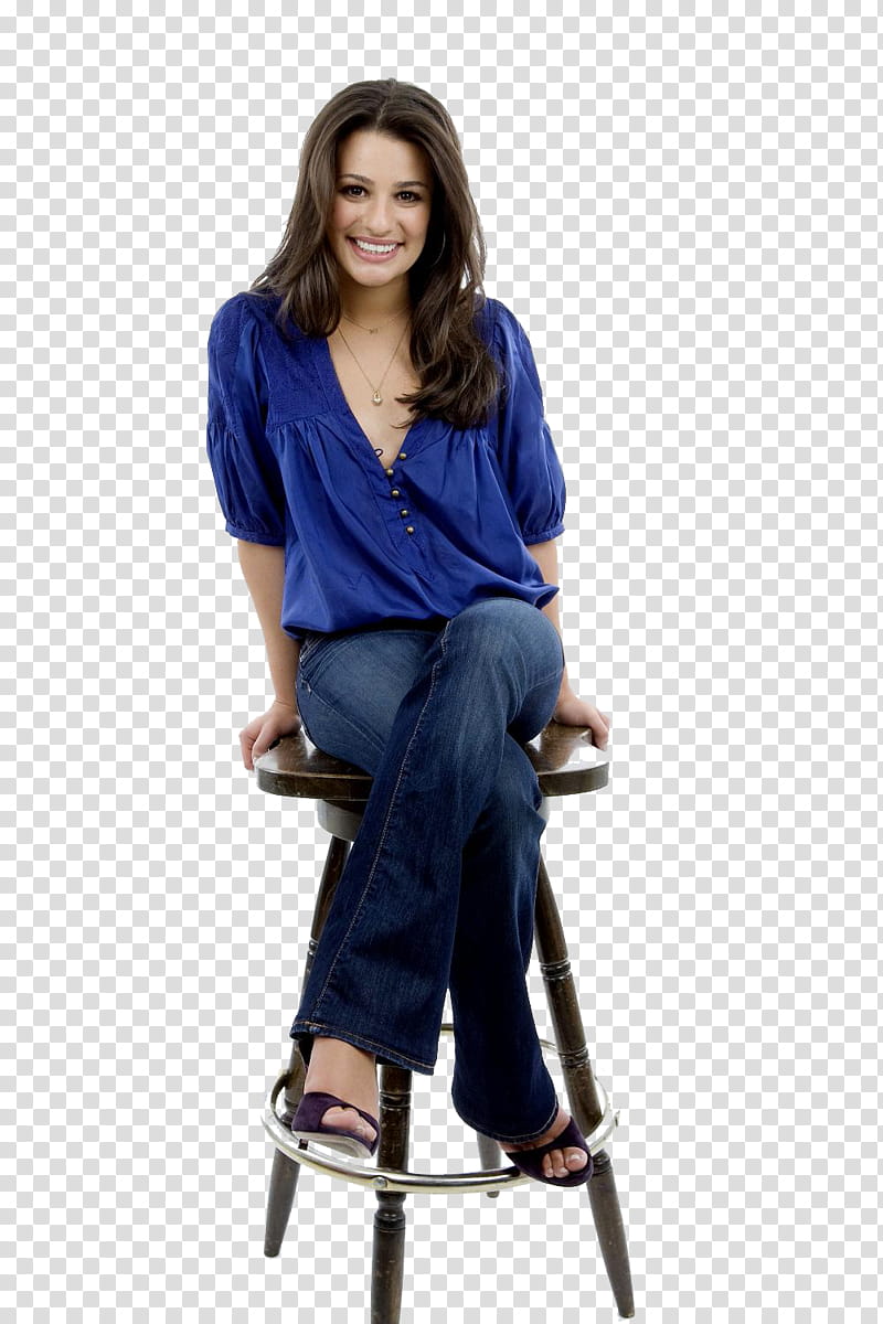 Famosos, smiling woman seated on chair transparent background PNG clipart