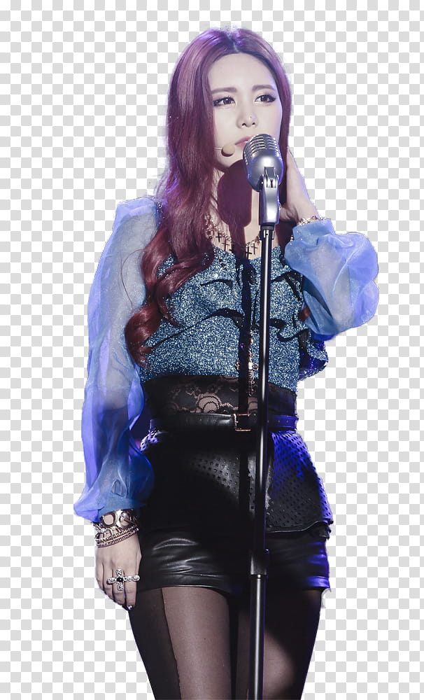 Qri T ara, woman in blue illusion sleeved shirt in front of microphone stand transparent background PNG clipart