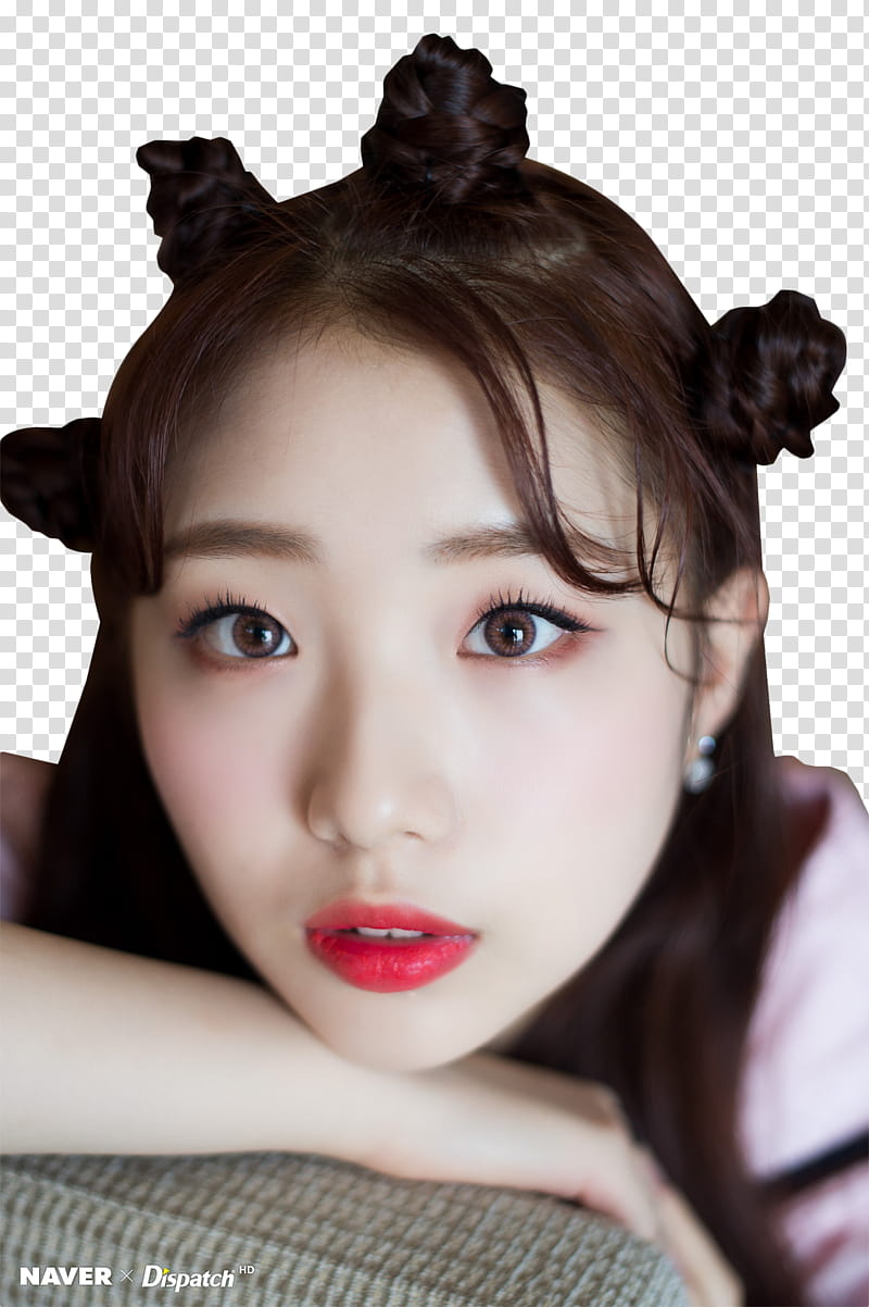 YEOJIN X DISPATCH LOONA, woman wearing pink top while taking a selfie transparent background PNG clipart