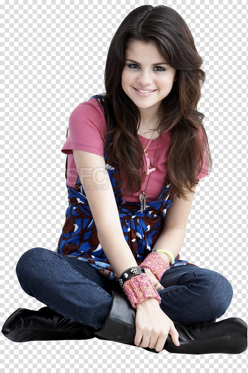 Selena Gomez, Selena Gomez sitting wearing red and blue shirt with blue denim jeans transparent background PNG clipart