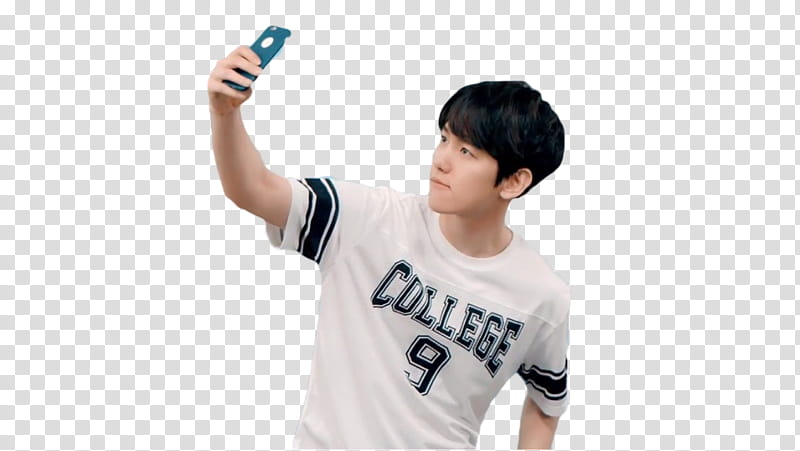 BAEKHYUN SPAO SUMMER LIFE EXO, man wearing white shirt taking selfie using iPhone transparent background PNG clipart