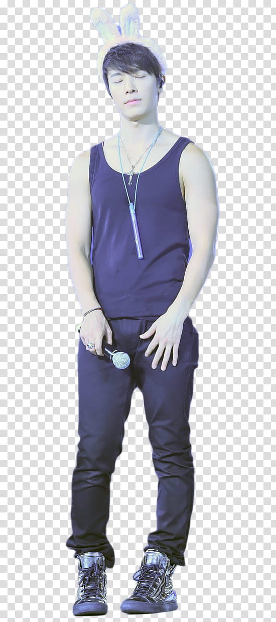 Donghae Super Junior , man wearing black tank top holding microphone transparent background PNG clipart