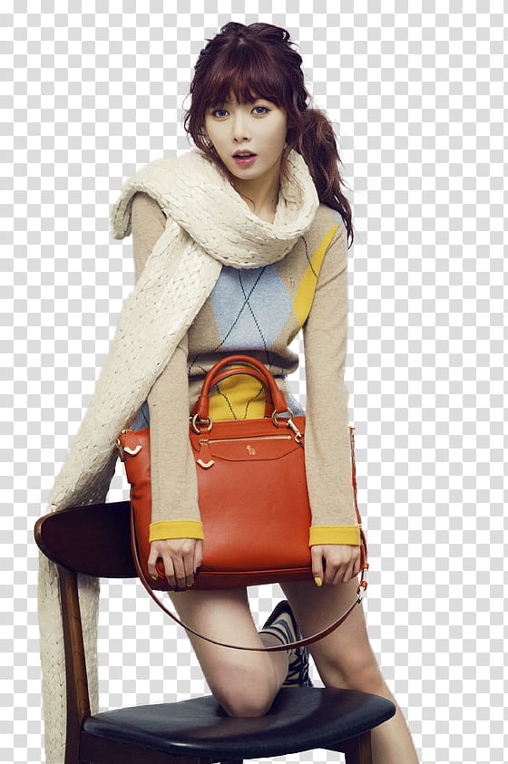 HyunA Minute, woman holding red leather -way tote bag transparent background PNG clipart