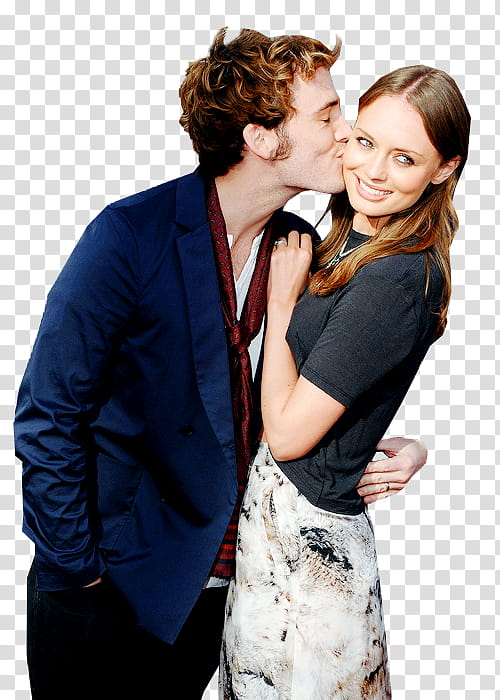 Sam Claflin , man kissing woman on cheek transparent background PNG clipart