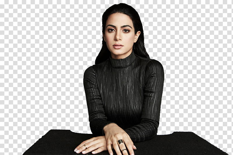 Emeraude Toubia, Emeraude Toubia wearing black long-sleeved shirt transparent background PNG clipart