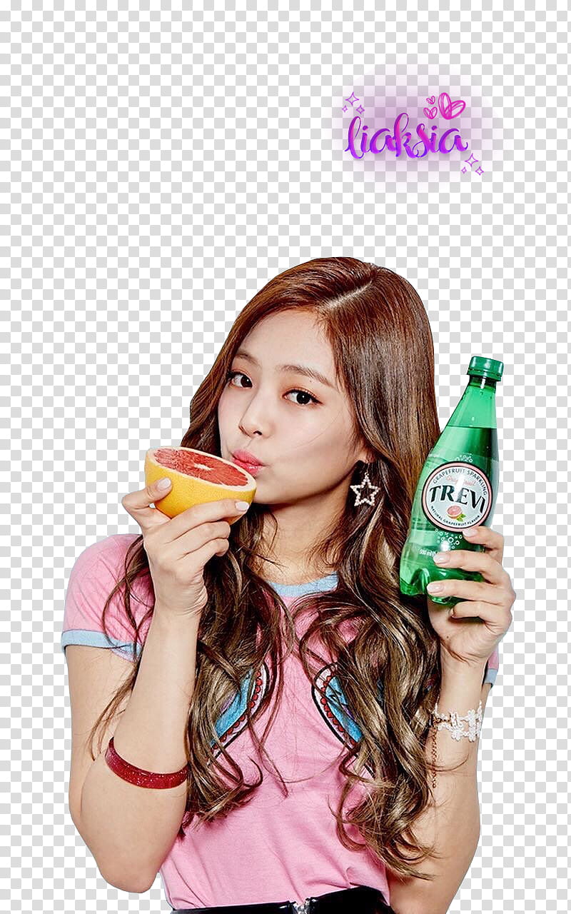 BLACKPINK , BLACKPINK Jennie holding green Trevi bottle transparent background PNG clipart