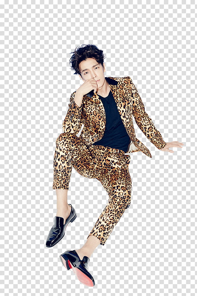 SUPER JUNIOR DEVIL P, man in leopard print suit transparent background PNG clipart