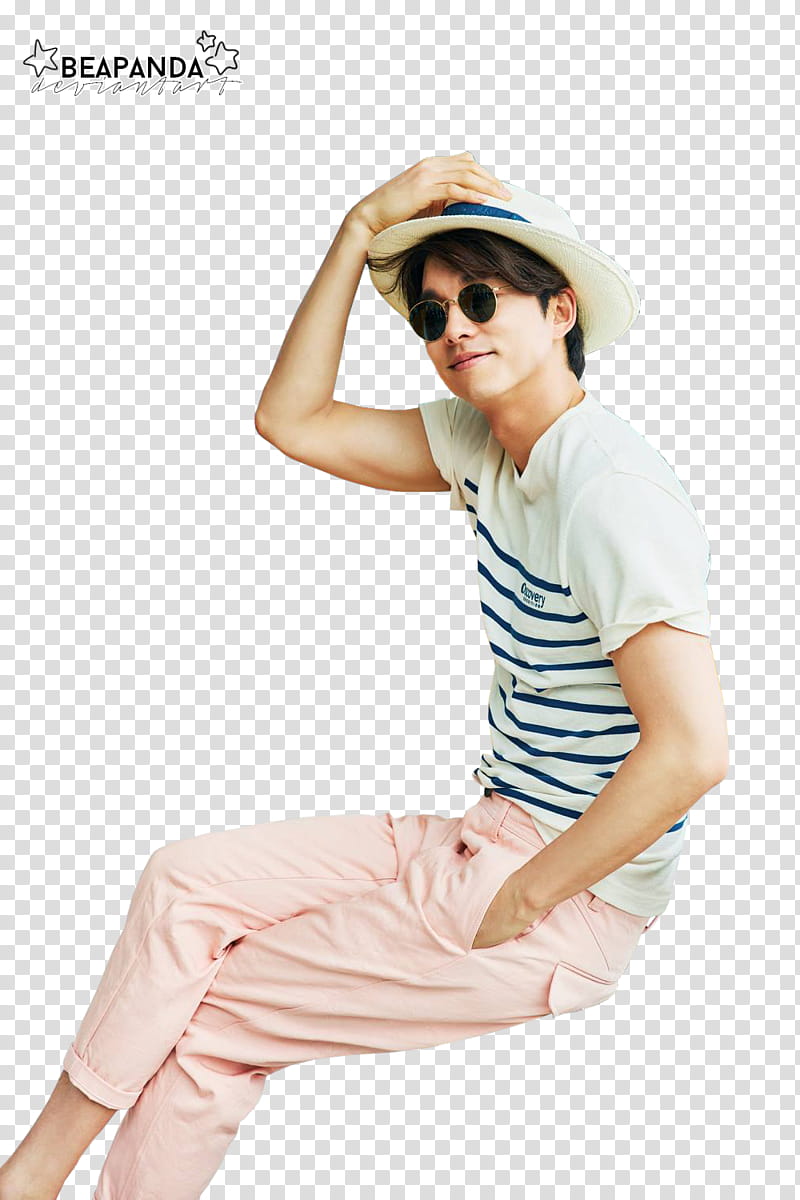 Gong Yoo, man holding white hat transparent background PNG clipart