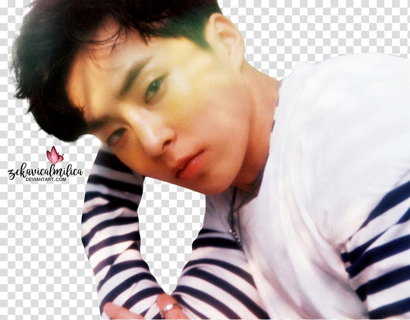 EXO Xiumin The War, man in white and black stripe long-sleeved shirt transparent background PNG clipart